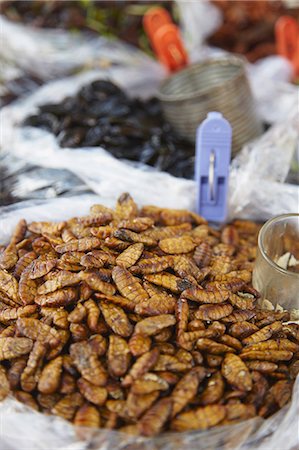 simsearch:841-06444990,k - Deep fried insects at market, Phnom Penh, Cambodia, Indochina, Southeast Asia, Asia Stock Photo - Rights-Managed, Code: 841-06501908