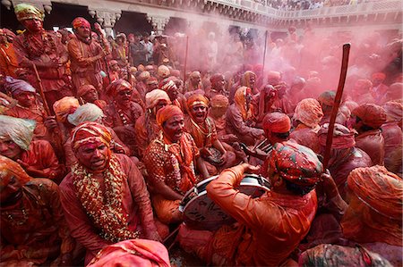 everyday people outside - Barsana villagers celebrating Holi in Nandgaon, Uttar Pradesh, India, Asia Stock Photo - Rights-Managed, Code: 841-06502147
