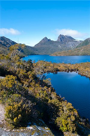 Dove Lake and Cradle Mountain, Cradle Mountain-Lake St. Clair National Park, UNESCO World Heritage Site, Tasmania, Australia, Pacific Photographie de stock - Rights-Managed, Code: 841-06502416