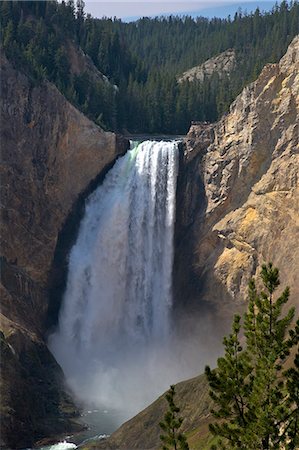 river rock and water falls - View of Lower Falls from Red Rock Point, Grand Canyon of the Yellowstone River, Yellowstone National Park, UNESCO World Heritage Site, Wyoming, United States of America, North America Stock Photo - Rights-Managed, Code: 841-06502701