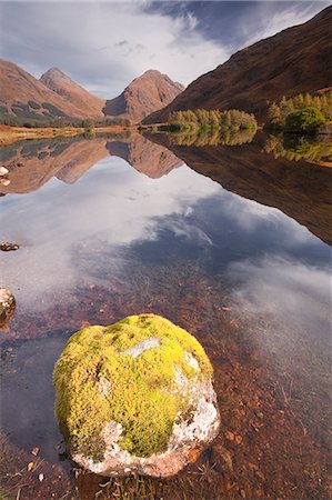 simsearch:841-06449943,k - Mountains reflected in Lochan Urr in Glen Etive, Highlands, Scotland, United Kingdom, Europe Stock Photo - Rights-Managed, Code: 841-06503314