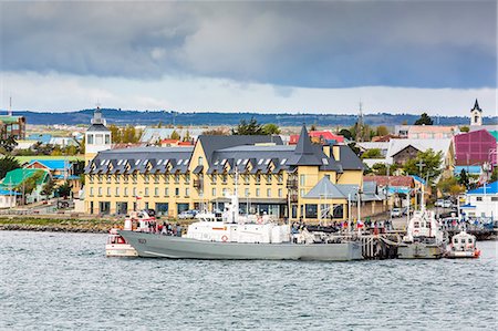 región costanera - The harbor town of Puerto Natales, Patagonia, Chile, South America Foto de stock - Con derechos protegidos, Código: 841-06616313