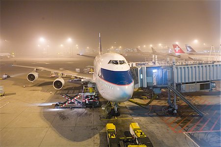 Boeing 747-400 Jumbo jet airliner of Cathay Pacific Airways at Hong Kong International Airport at night, Hong Kong, China, Asia Stock Photo - Rights-Managed, Code: 841-06616360