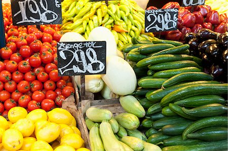 simsearch:841-06805368,k - Vegetable display at Nagycsarnok Market, Budapest, Hungary, Europe Foto de stock - Con derechos protegidos, Código: 841-06616443