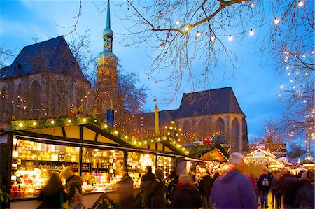 St. Reinoldi Church and Christmas Market at dusk, Dortmund, North Rhine-Westphalia, Germany, Europe Stock Photo - Rights-Managed, Code: 841-06616950