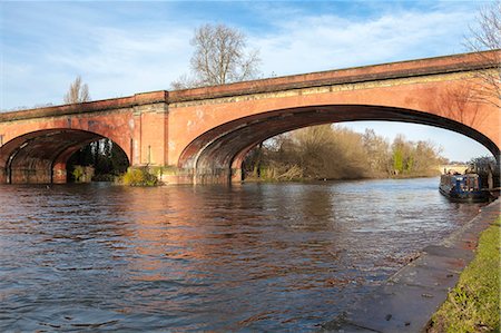 Maidenhead Railway Bridge, built by Isambard Kingdom Brunel and nicknamed the Sounding Arch, Maidenhead, Berkshire, England, United Kingdom, Europe Stock Photo - Rights-Managed, Code: 841-06804387