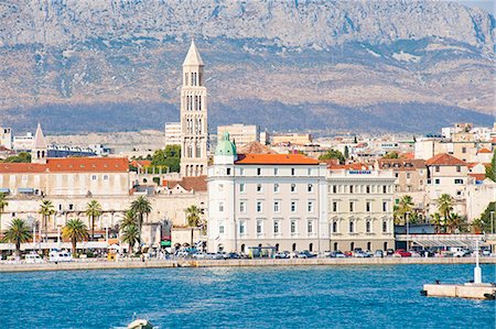 simsearch:841-07204677,k - Cathedral of St. Domnius (Katedrala Svetog Duje) rising above Split, Dalmatian Coast, Adriatic, Croatia, Europe Stock Photo - Rights-Managed, Code: 841-06804776