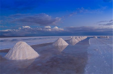 simsearch:841-06449731,k - Salt cones, Salar de Uyuni, Potosi, Bolivia, South America Stock Photo - Rights-Managed, Code: 841-06805377