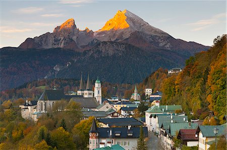 deutschland - View over Berchtesgaden and the Watzmann Mountain at sunrise, Berchtesgaden, Bavaria, Germany, Europe Stock Photo - Rights-Managed, Code: 841-06805543