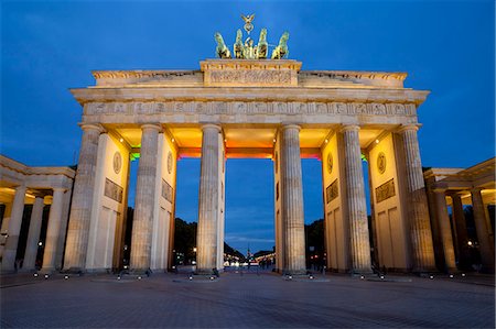 Brandenburg Gate at night, Berlin, Germany, Europe Photographie de stock - Rights-Managed, Code: 841-06805597