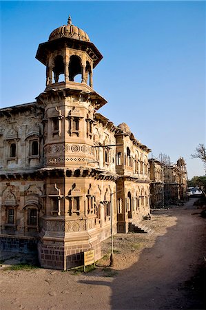 Morvi Temple (the Secretariat) an administrative building with a Hindu temple in the centre, built in the 19th century and being restored following the 1997 earthquake, Morvi, Gujarat, India, Asia Stock Photo - Rights-Managed, Code: 841-06805653