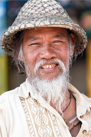 simsearch:841-07081838,k - Local man wearing traditional bamboo hat, Amarapura, near Mandalay, Myanmar (Burma), Asia Stock Photo - Rights-Managed, Code: 841-06805740
