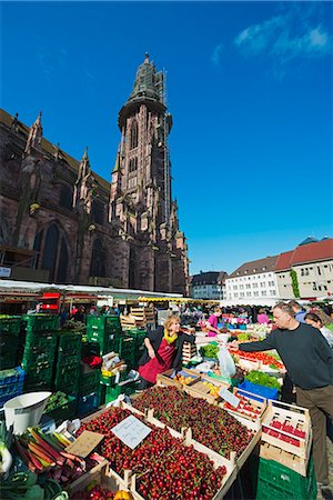 simsearch:841-07541032,k - Saturday market, Freiburg Cathedral, Freiburg, Baden-Wurttemberg, Germany, Europe Photographie de stock - Rights-Managed, Code: 841-06806057