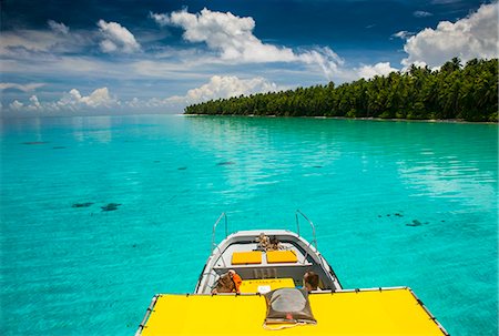 simsearch:841-07081635,k - Yellow sundeck of a boat in the Ant Atoll, Pohnpei, Micronesia, Pacific Stock Photo - Rights-Managed, Code: 841-06807148