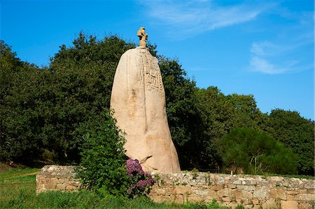 simsearch:841-07202123,k - Saint Uzec standing stone, Menhir, Pleumeur Bodou, Cotes d'Armor, Brittany, France, Europe Stock Photo - Rights-Managed, Code: 841-06807616