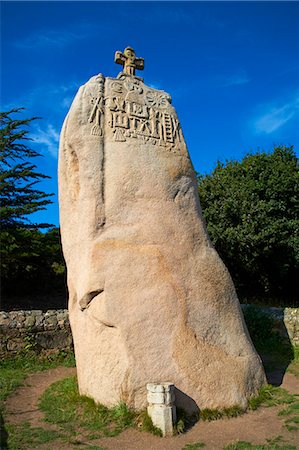 simsearch:841-07202123,k - Saint Uzec standing stone, Menhir, Pleumeur Bodou, Cotes d'Armor, Brittany, France, Europe Stock Photo - Rights-Managed, Code: 841-06807617