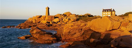 simsearch:841-06807616,k - Pointe de Squewel and Mean Ruz Lighthouse, Men Ruz, littoral house, Ploumanach, Cote de Granit Rose, Cotes d'Armor, Brittany, France, Europe Stock Photo - Rights-Managed, Code: 841-06807632