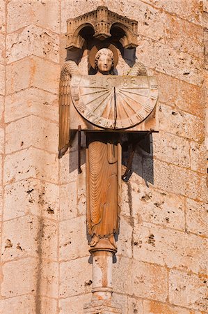 An old sundial on Chartres Cathedral, UNESCO World Heritage Site, Chartres, Eure-et-Loir, Centre, France, Europe Stock Photo - Rights-Managed, Code: 841-06807866