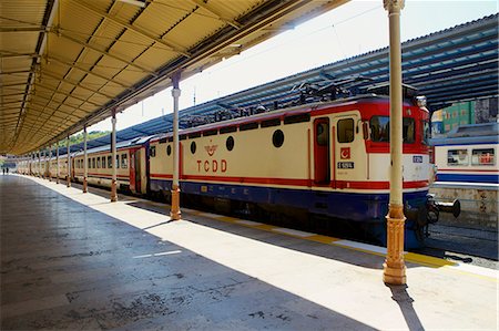 simsearch:841-07083701,k - Sirkeci Gar (Central railway) railway station former terminal stop of the Orient Express, Istanbul, Turkey, Europe, Eurasia Stock Photo - Rights-Managed, Code: 841-06807961
