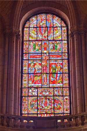 simsearch:841-07083026,k - The famous stained glass window of the Crucifixion of Christ in Poitiers cathedral, Vienne, Poitou-Charentes, France, Europe Photographie de stock - Rights-Managed, Code: 841-07084201