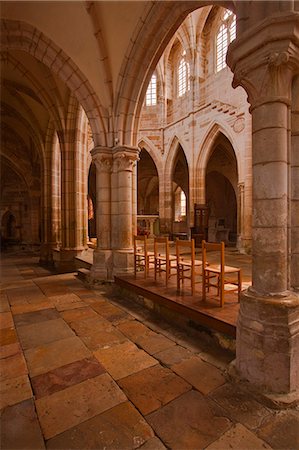 simsearch:841-06807616,k - Looking down an aisle in the church of Notre Dame, Saint Pere, Yonne, Burgundy, France, Europe Stock Photo - Rights-Managed, Code: 841-07084239