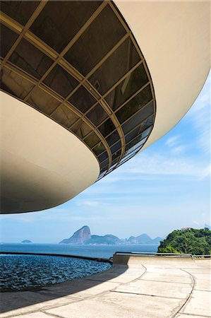 simsearch:841-02709392,k - Niemeyer Museum of Contemporary Arts, and view over Sugar Loaf and Guanabara Bay, Niteroi, Rio de Janeiro, Brazil, South America Stock Photo - Rights-Managed, Code: 841-07081363