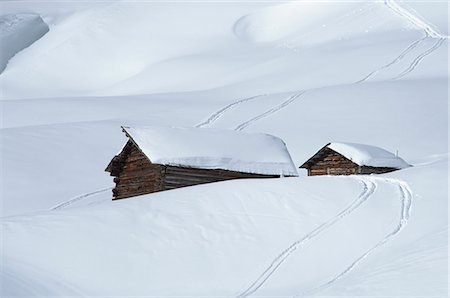 simsearch:841-07081444,k - Two old wooden barns surrounded by deep snow and ski tracks in the Dolomites, South Tyrol, Italy, Europe Stock Photo - Rights-Managed, Code: 841-07081431