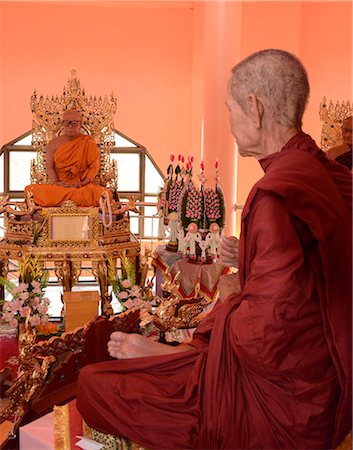 simsearch:841-06444990,k - Wax monks at Wat Doi Waom, Mae Sai, Thailand, Southeast Asia, Asia Stock Photo - Rights-Managed, Code: 841-07081500