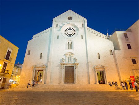 simsearch:841-07083026,k - Bari Cathedral, Bari, Puglia, Italy, Europe Photographie de stock - Rights-Managed, Code: 841-07082118