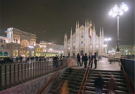 simsearch:841-06342155,k - Duomo (Milan Cathedral), Milan, Lombardy, Italy, Europe Stock Photo - Rights-Managed, Code: 841-07082126