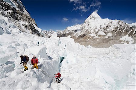 Climbers in the Khumbu icefall, Mount Everest, Solu Khumbu Everest Region, Sagarmatha National Park, UNESCO World Heritage Site, Nepal, Himalayas, Asia Stock Photo - Rights-Managed, Code: 841-07082220