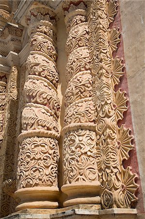 simsearch:841-06807616,k - Intricately carved Solomonic columns, Temple of Santo Domingo de Guzman, founded in 1547, San Cristobal de las Casas, Chiapas, Mexico, North America Stock Photo - Rights-Managed, Code: 841-07083024