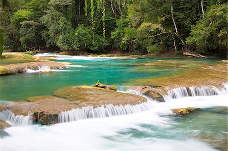 scenic and waterfall - Waterfalls, Rio Tulija, Aqua Azul National Park, near Palenque, Chiapas, Mexico, North America Foto de stock - Con derechos protegidos, Código: 841-07083035