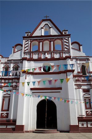 Facade of the Santo Domingo Church, originally built during the late 16th century, Chiapa de Corzo, Chiapas, Mexico, North America Foto de stock - Con derechos protegidos, Código: 841-07083042