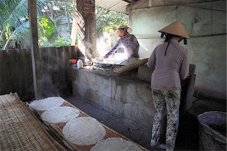 Rice noodle factory, Mekong Delta, Can Tho Province, Vietnam, Indochina, Southeast Asia, Asia Photographie de stock - Rights-Managed, Code: 841-07083111