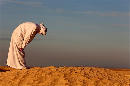 praying - Bedouin praying in the Sahara, Douz, Kebili, Tunisia, North Africa, Africa Stock Photo - Rights-Managed, Code: 841-07083344