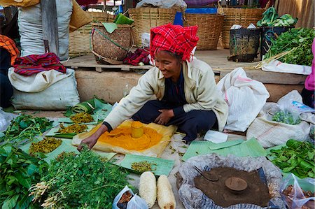 simsearch:841-07541032,k - Market day, Paya Phaung Daw Oo, Inle Lake, Shan State, Myanmar (Burma), Asia Photographie de stock - Rights-Managed, Code: 841-07083854