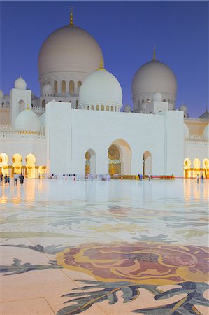 simsearch:841-07083917,k - Sheikh Zayed Bin Sultan Al Nahyan Mosque at dusk, Abu Dhabi, United Arab Emirates, Middle East Stock Photo - Rights-Managed, Code: 841-07083944