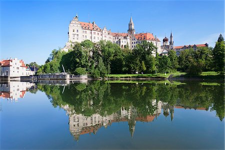 simsearch:841-07589927,k - Sigmaringen Castle, Upper Danube nature park, Swabian Alb Baden Wurttemberg, Germany, Europe Stock Photo - Rights-Managed, Code: 841-07204431