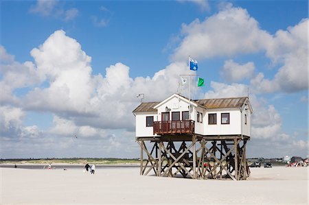 palafito - Stilt houses on a beach, Sankt Peter Ording, Eiderstedt Peninsula, Schleswig Holstein, Germany, Europe Stock Photo - Rights-Managed, Code: 841-07204719