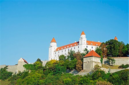 simsearch:841-07589927,k - Bratislava Castle, Bratislava, Slovakia, Europe Stock Photo - Rights-Managed, Code: 841-07205247