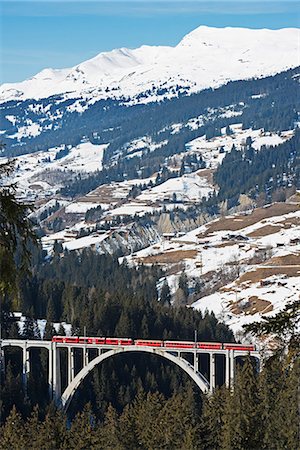 Narrow gauge railway, Langwieser Viaduct, Arosa mountain resort, Graubunden, Swiss Alps, Switzerland, Europe Photographie de stock - Rights-Managed, Code: 841-07205354