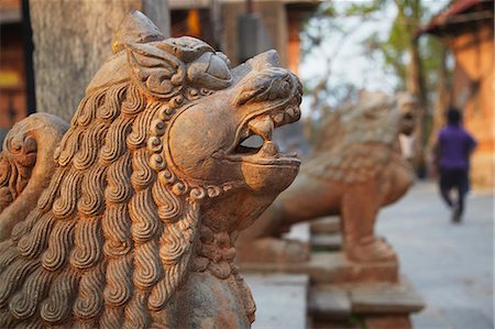 simsearch:400-08792993,k - Lion statues outside Gorakhnath Temple at Pashupatinath Temple, UNESCO World Heritage Site, Kathmandu, Nepal, Asia Foto de stock - Con derechos protegidos, Código: 841-07205805