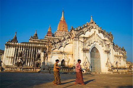 simsearch:841-07084298,k - Patho Ananda temple, Bagan (Pagan), Myanmar (Burma), Asia Stock Photo - Rights-Managed, Code: 841-07206219