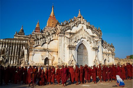 simsearch:841-07084298,k - Procession of Buddhist monks at the Full Moon Festival, Patho Ananda temple, Bagan (Pagan), Myanmar (Burma), Asia Stock Photo - Rights-Managed, Code: 841-07206221