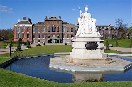 Kensington Palace and Queen Victoria statue, Kensington Gardens, London, England, United Kingdom, Europe Stock Photo - Rights-Managed, Code: 841-07206378