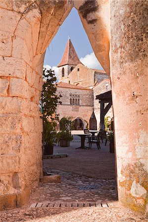 simsearch:841-07084298,k - Eglise Saint Dominique in the village of Monpazier, one of the Beaux Villages de France, Dordogne, France, Europe Stock Photo - Rights-Managed, Code: 841-07206487