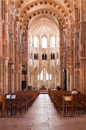 Looking down the nave of Basilique Sainte-Marie-Madeleine in Vezelay, UNESCO World Heritage Site, Yonne, Burgundy, France, Europe Stock Photo - Rights-Managed, Code: 841-07206555