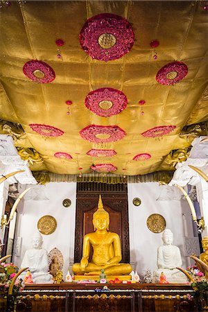 simsearch:841-06446692,k - Temple of the Sacred Tooth Relic (Temple of the Tooth) (Sri Dalada Maligawa) in Kandy, Sri Lanka, Asia Stock Photo - Rights-Managed, Code: 841-07201387