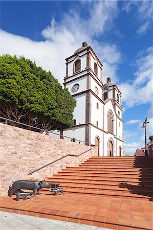 simsearch:841-06342688,k - Sculpture of pigs, Iglesia de la Candelaria church at the Plaza Candelaria, Ingenio, Gran Canaria, Canary Islands, Spain, Europe Stock Photo - Rights-Managed, Code: 841-07201574